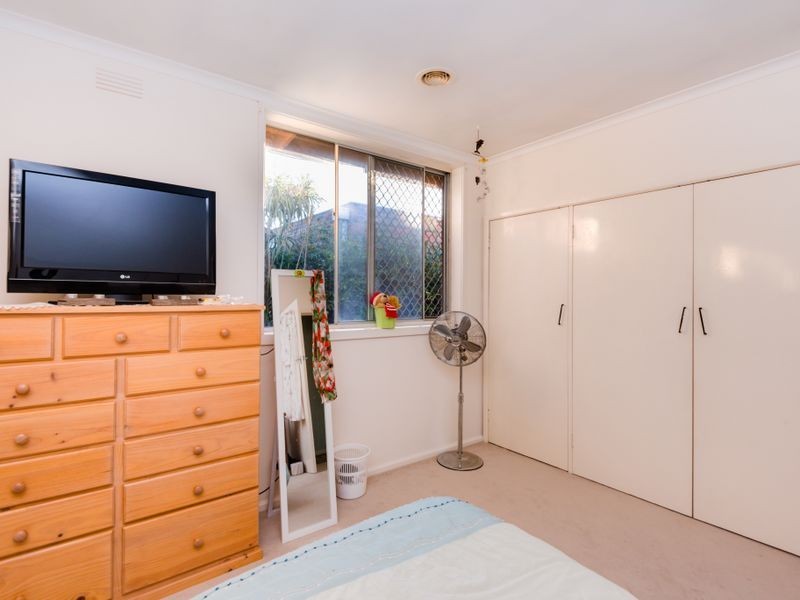 39 Charles Avenue, Hallam VIC 3803