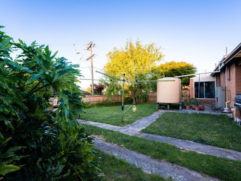39 Charles Avenue, Hallam VIC 3803