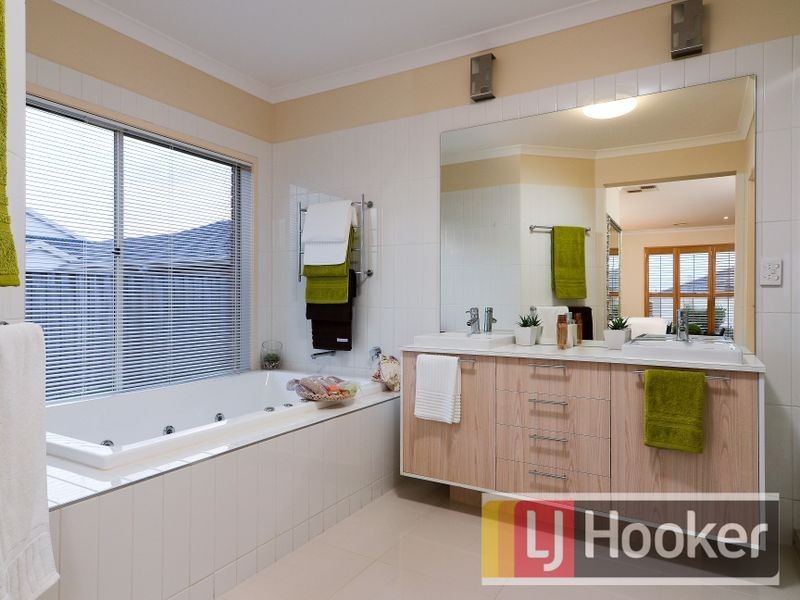 13 Kimberley Downs Court, Narre Warren South VIC 3805