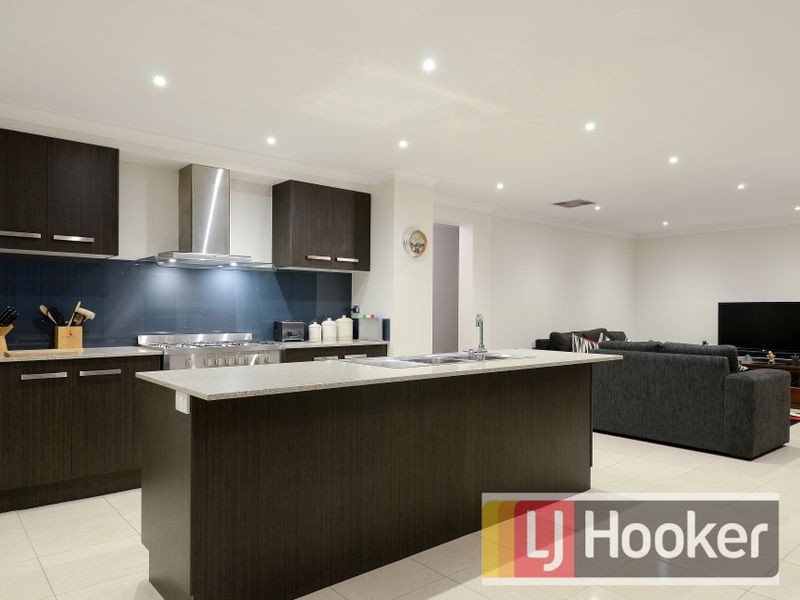 4 Beechtree Way, Cranbourne North VIC 3977