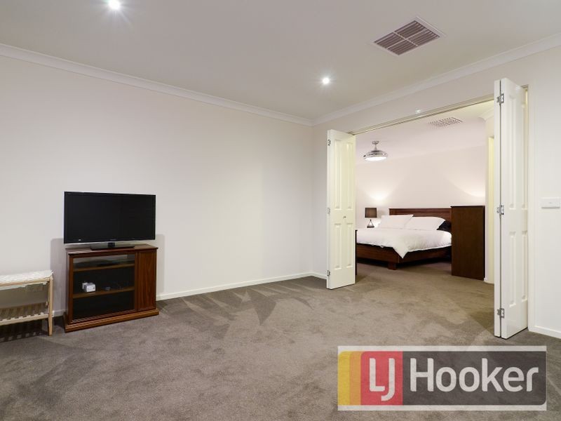 4 Beechtree Way, Cranbourne North VIC 3977