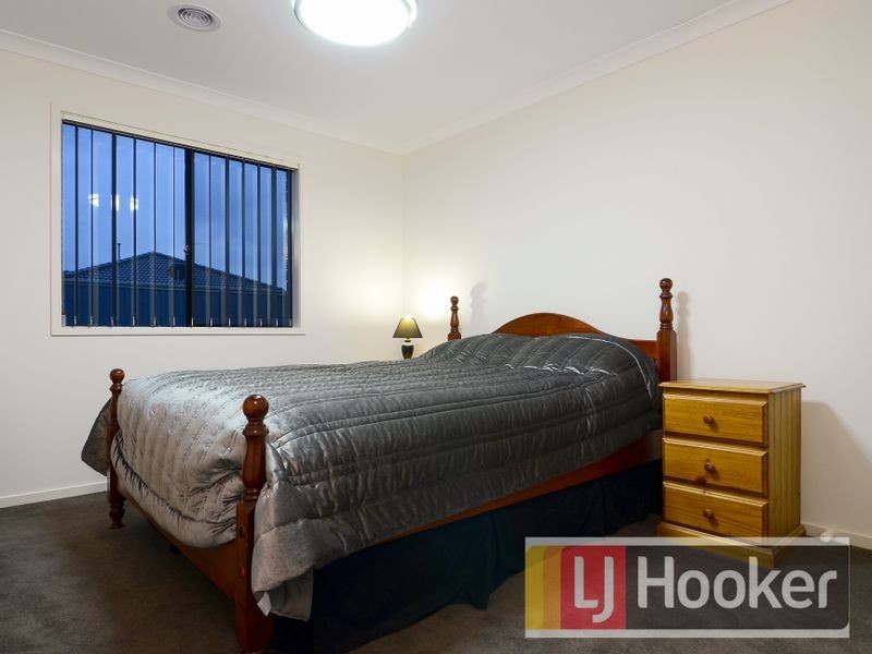 4 Beechtree Way, Cranbourne North VIC 3977