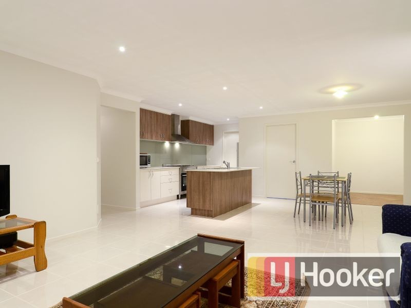 174 Mountainview Boulevard, Cranbourne North VIC 3977