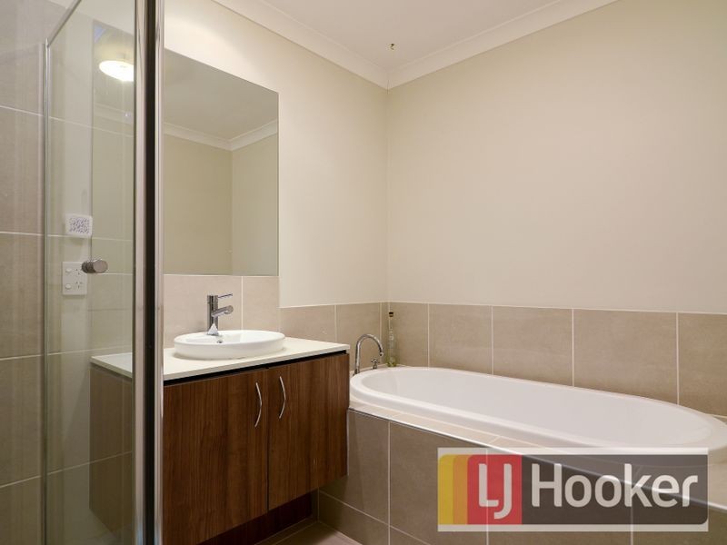 174 Mountainview Boulevard, Cranbourne North VIC 3977