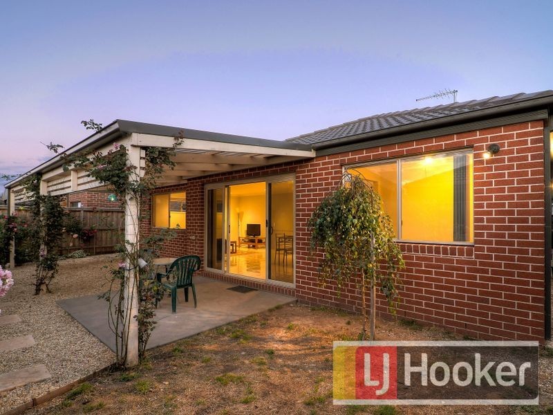 174 Mountainview Boulevard, Cranbourne North VIC 3977