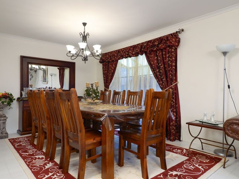 4 Finbar Court, Narre Warren South VIC 3805