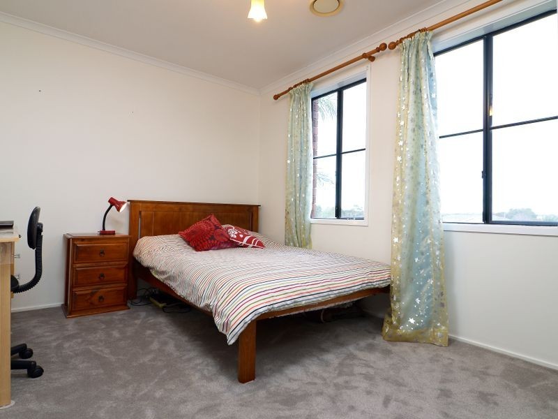 4 Finbar Court, Narre Warren South VIC 3805