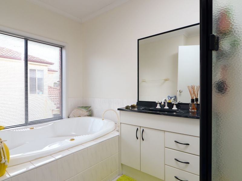 4 Finbar Court, Narre Warren South VIC 3805