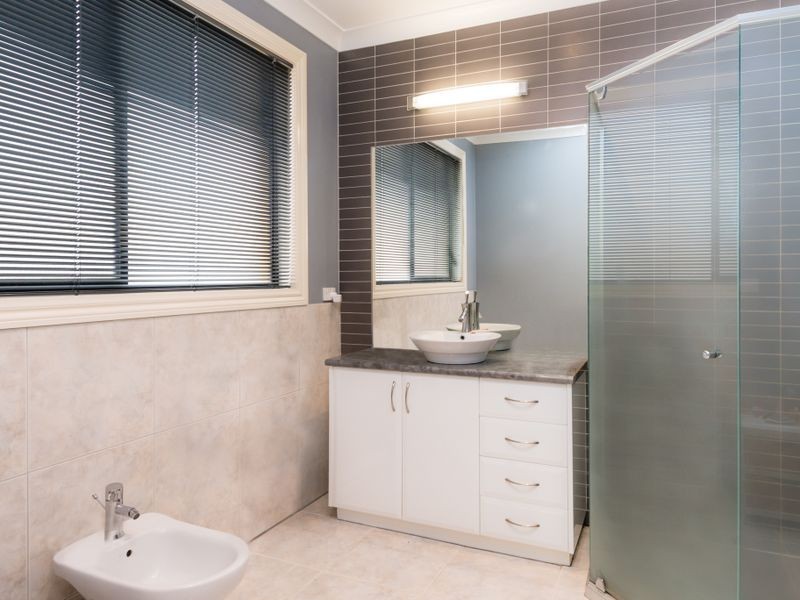 18 Peppertree Avenue, Narre Warren South VIC 3805