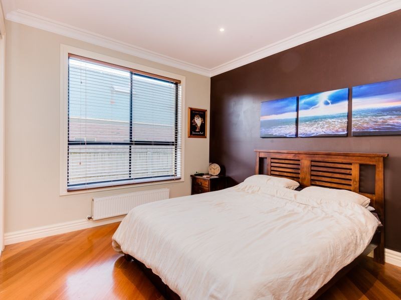 18 Peppertree Avenue, Narre Warren South VIC 3805