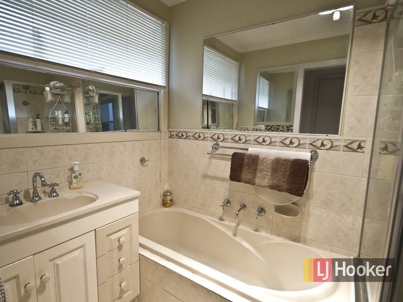 19 Lancaster Avenue, Narre Warren VIC 3805