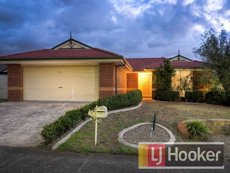 15 St Georges Road, Narre Warren South VIC 3805