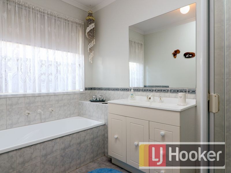 15 St Georges Road, Narre Warren South VIC 3805