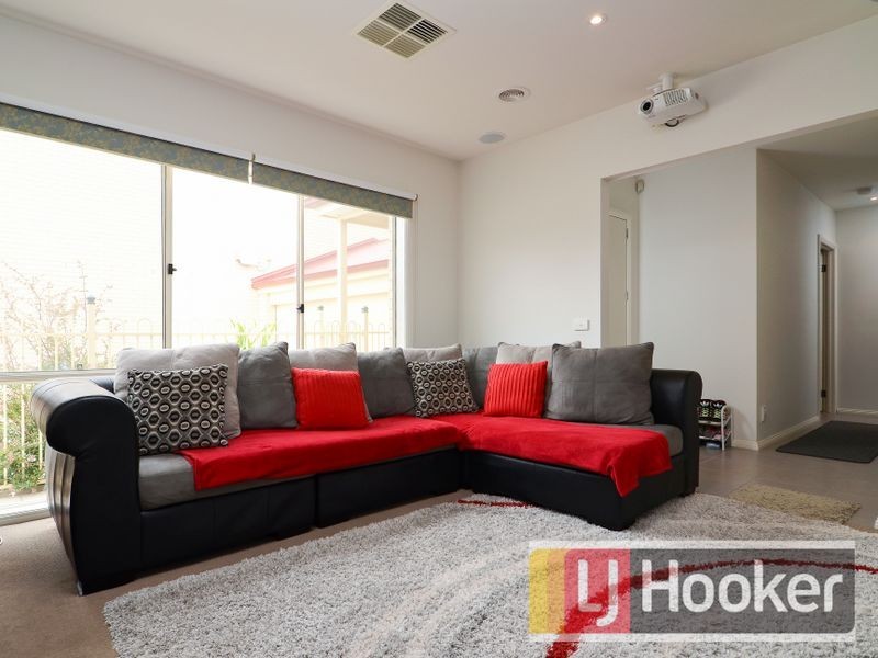 3 / 290 Pound Road, Hampton Park VIC 3976