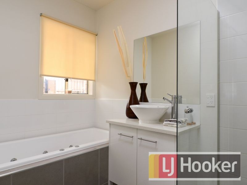 3 / 290 Pound Road, Hampton Park VIC 3976