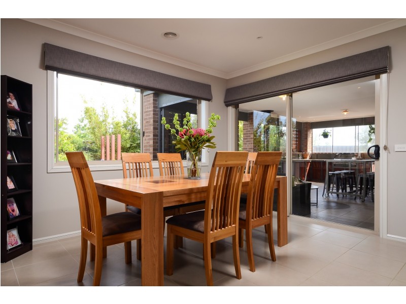 142 Alisma Boulevard, Cranbourne North VIC 3977