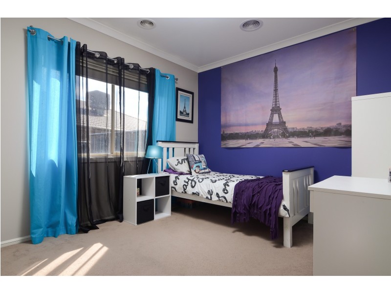 142 Alisma Boulevard, Cranbourne North VIC 3977