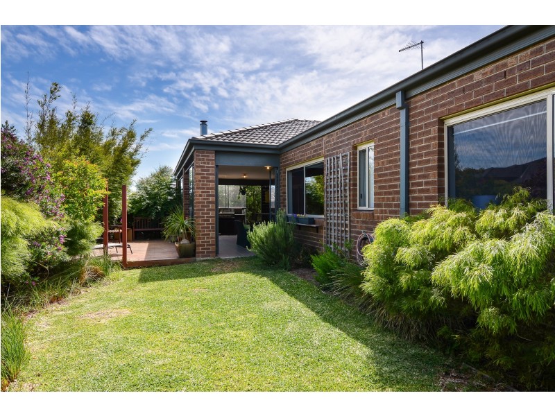 142 Alisma Boulevard, Cranbourne North VIC 3977