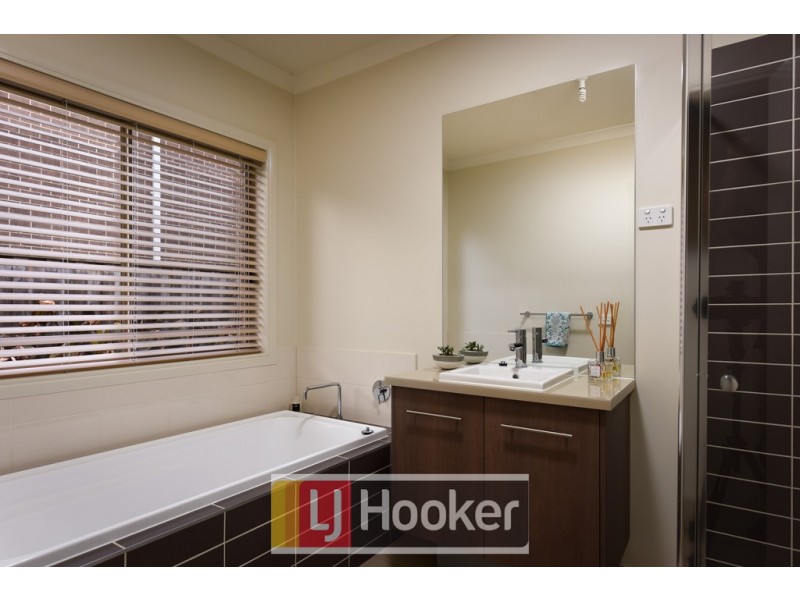 137 Viewgrand Drive, Berwick VIC 3806