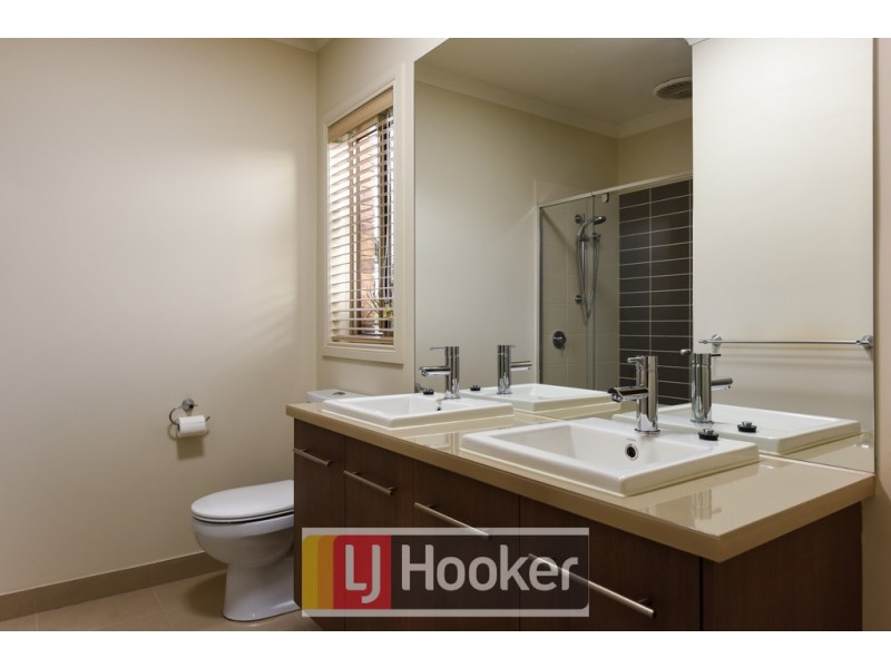 137 Viewgrand Drive, Berwick VIC 3806