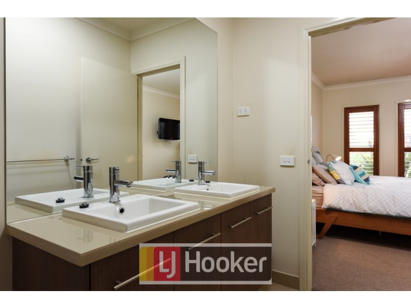 137 Viewgrand Drive, Berwick VIC 3806