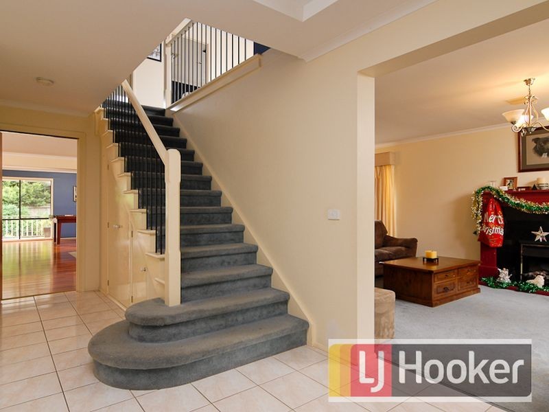 4 Wattle Grove, Narre Warren South VIC 3805