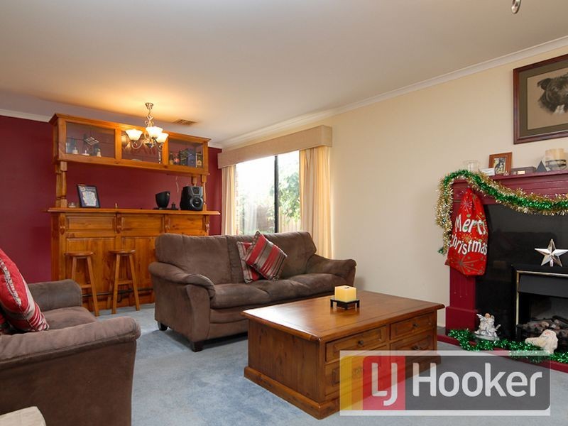 4 Wattle Grove, Narre Warren South VIC 3805