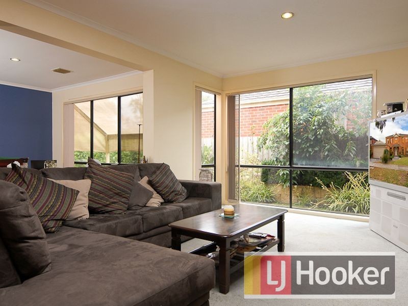 4 Wattle Grove, Narre Warren South VIC 3805