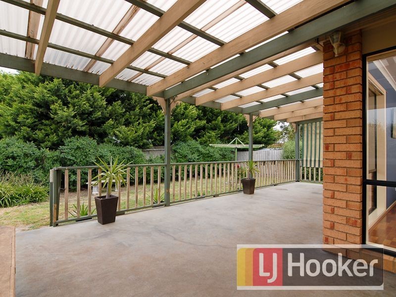 4 Wattle Grove, Narre Warren South VIC 3805