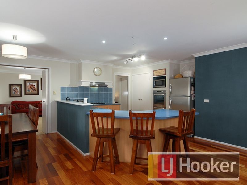 4 Pevensey Drive, Narre Warren South VIC 3805