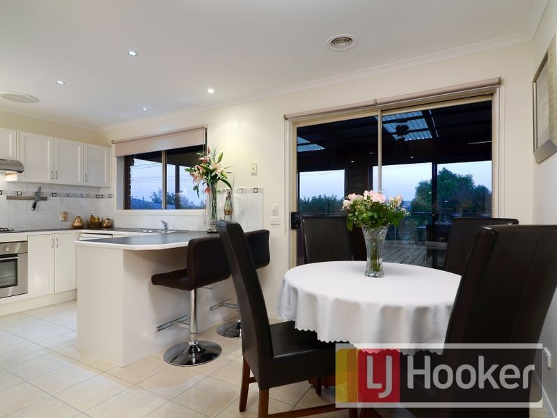 2/35 George Chudleigh Drive, Hallam VIC 3803