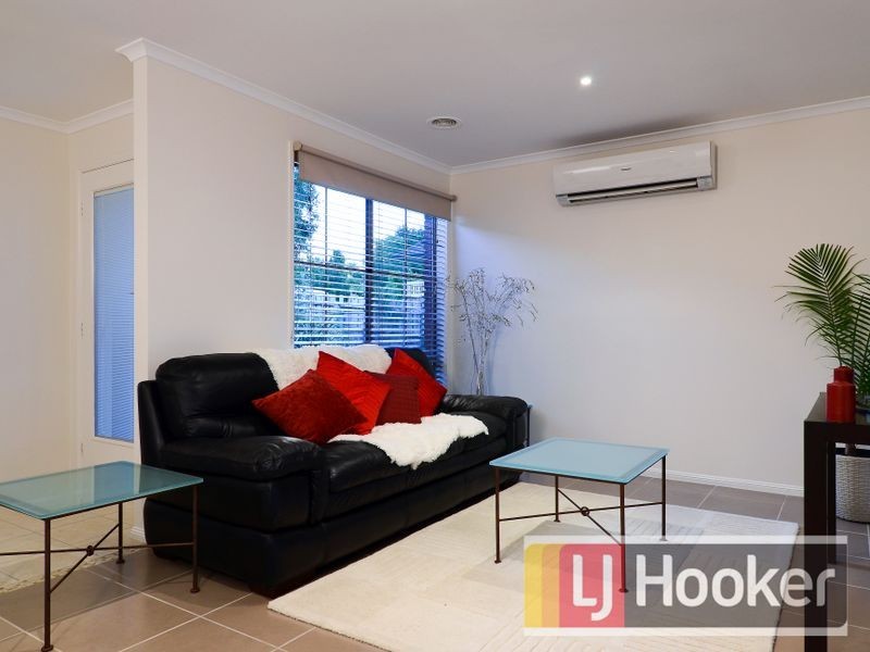 2/35 George Chudleigh Drive, Hallam VIC 3803