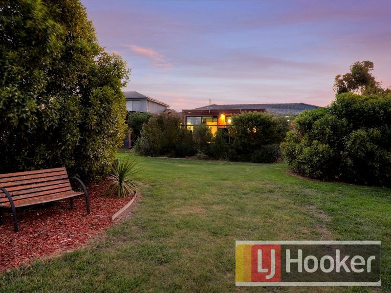 2/35 George Chudleigh Drive, Hallam VIC 3803