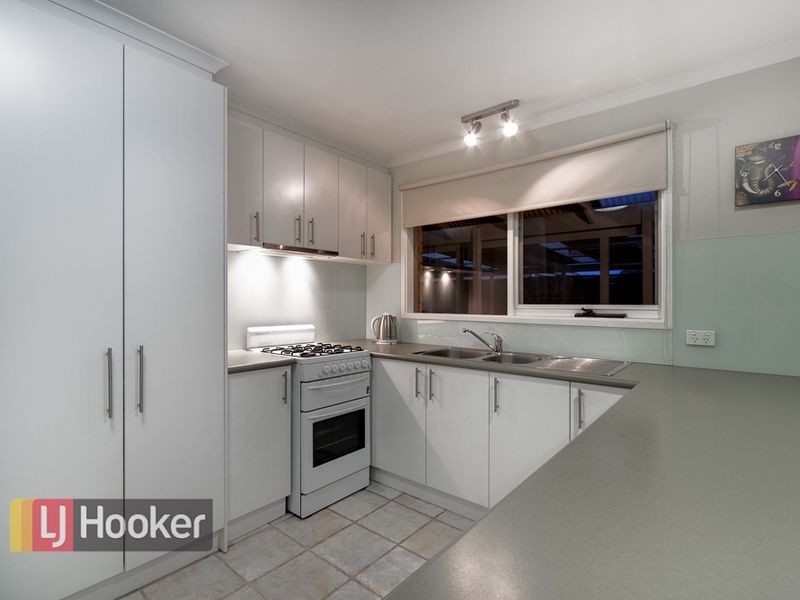 71 Simon Drive, Pakenham VIC 3810