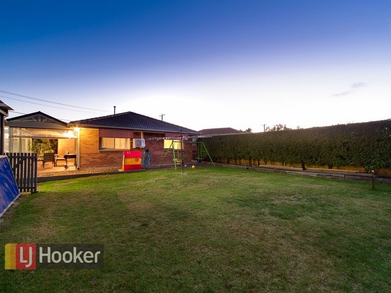71 Simon Drive, Pakenham VIC 3810