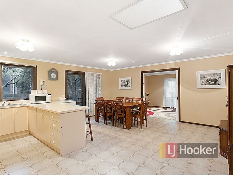 99 Springfield Crescent, Hampton Park VIC 3976