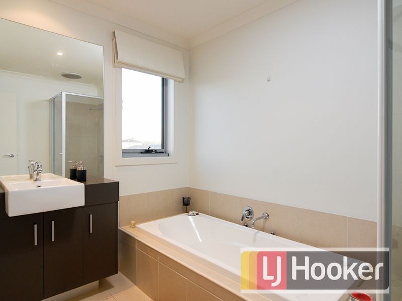 28 Manna Row, Officer VIC 3809