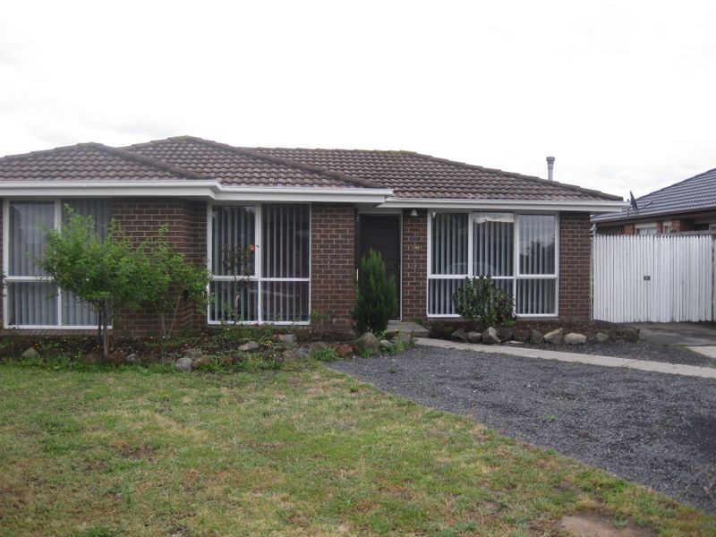 126 Oaktree Drive, Hampton Park VIC 3976