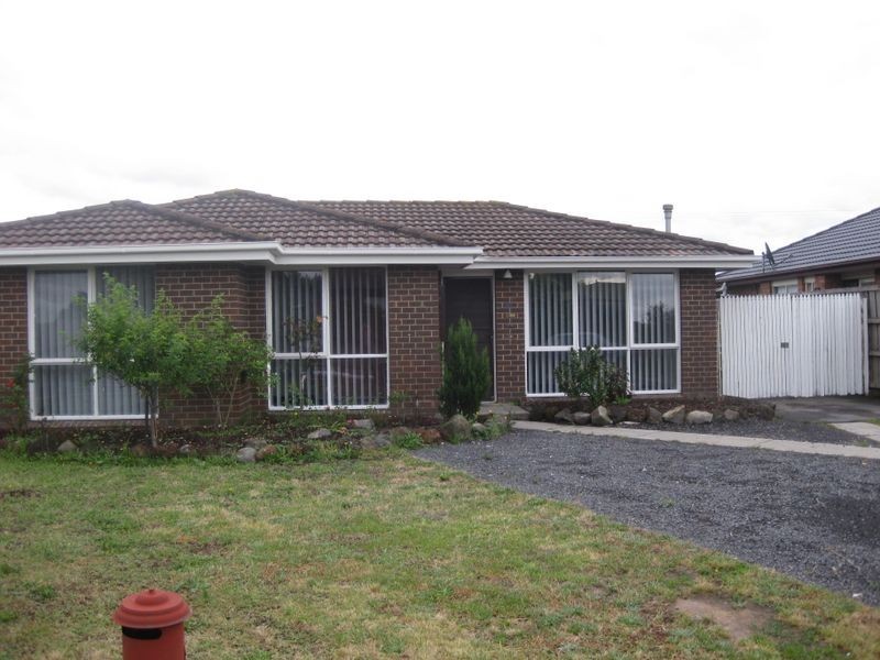 126 Oaktree Drive, Hampton Park VIC 3976
