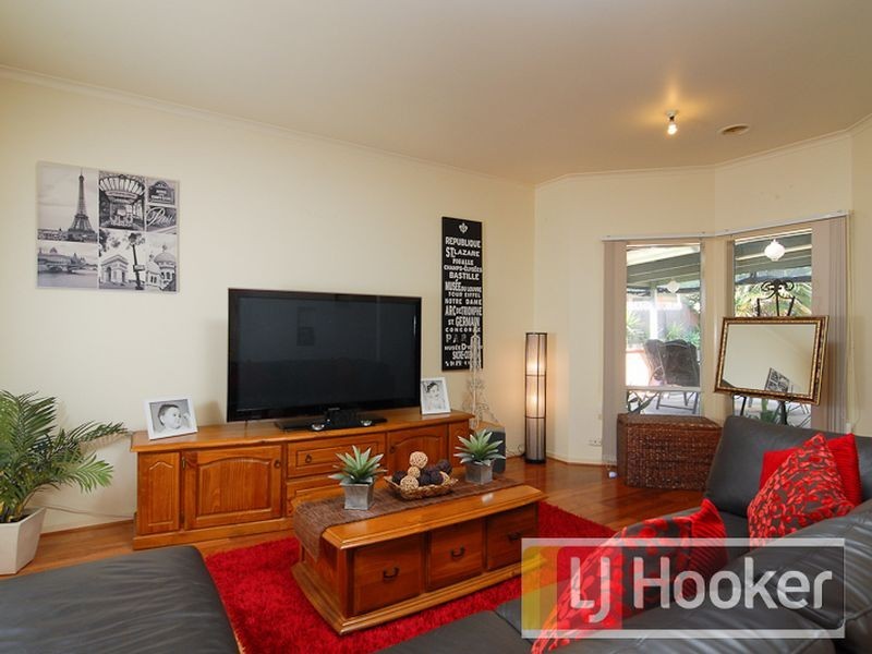 70 Lakeview Drive, Narre Warren South VIC 3805