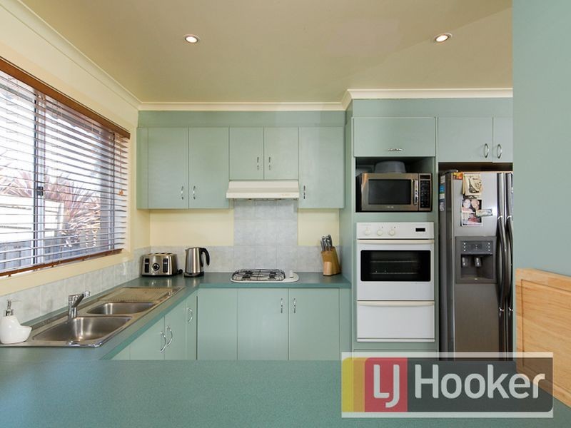 70 Lakeview Drive, Narre Warren South VIC 3805