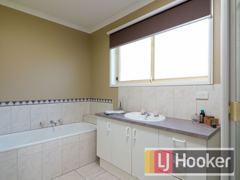 17 Norman Place, Narre Warren VIC 3805