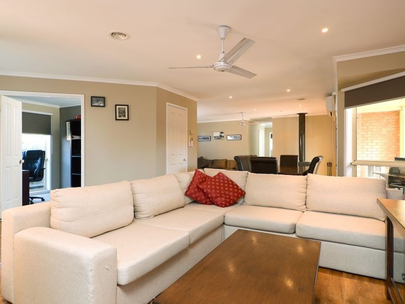 17 Norman Place, Narre Warren VIC 3805