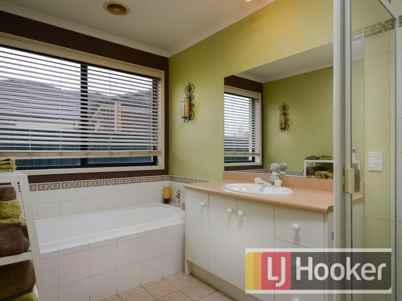 28 Harrington Drive, Narre Warren South VIC 3805