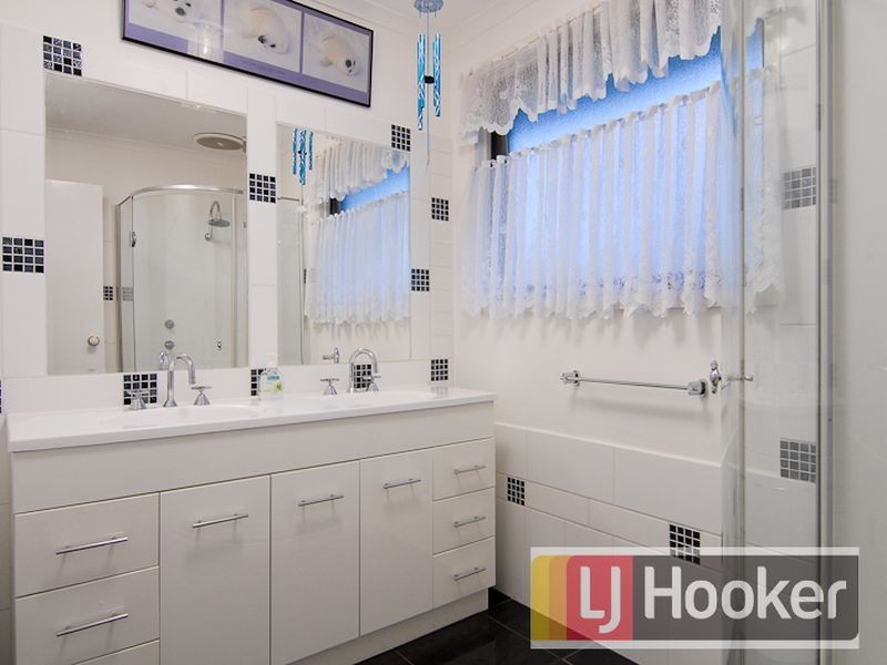 10 Highton Close, Hampton Park VIC 3976