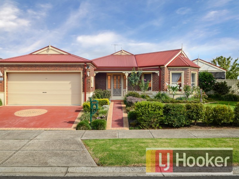 11 Cadell Place, Berwick VIC 3806