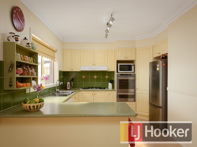 11 Cadell Place, Berwick VIC 3806