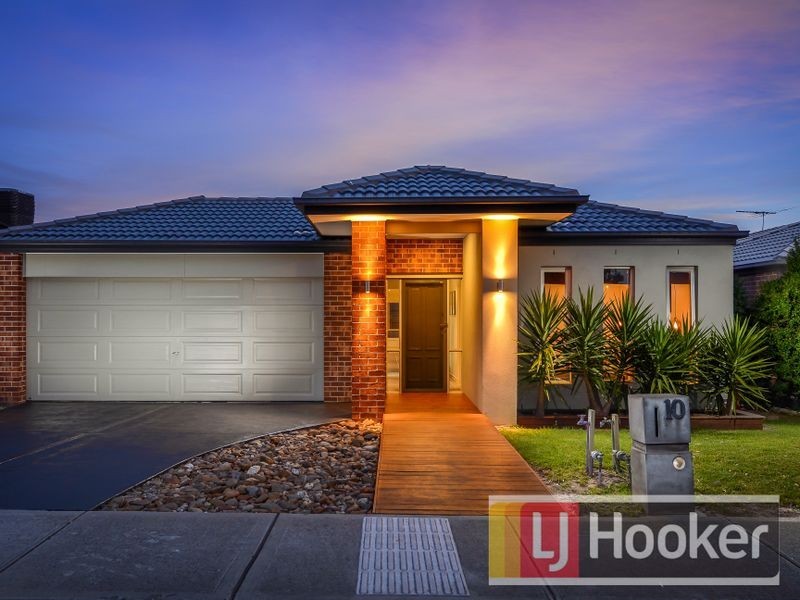 10 Sagan Drive, Cranbourne North VIC 3977