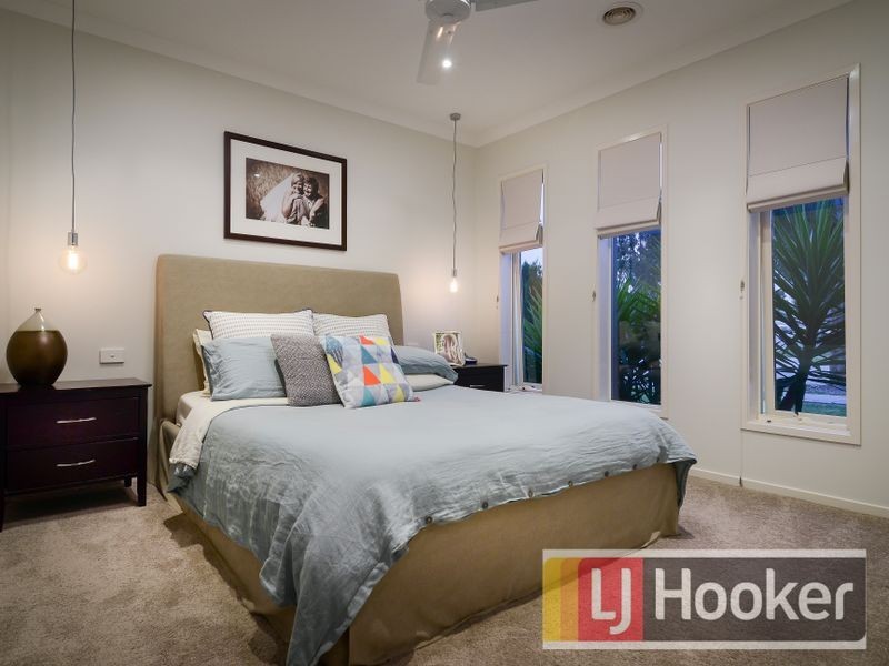 10 Sagan Drive, Cranbourne North VIC 3977