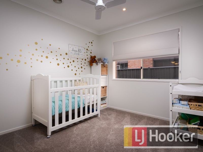 10 Sagan Drive, Cranbourne North VIC 3977